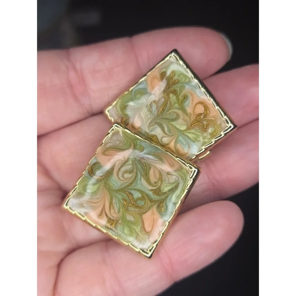 Vintage Gold Tone Swirl Enamel Square Clip On Earrings Green Peach Gold Glitter